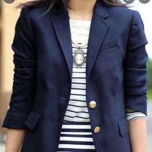 Great condition Jcrew schoolboy navy blazer size 2!